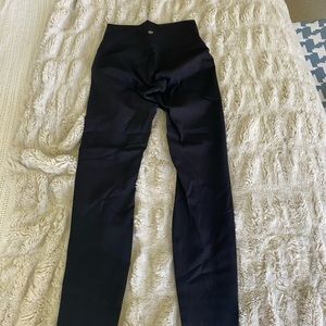 BLACK LULULEMON LEGGINGS